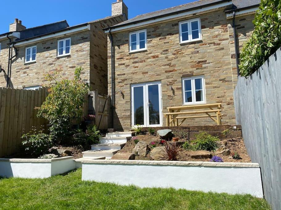 Stylish 3 Bed Home With Allocated Parking For 2 Liskeard Esterno foto