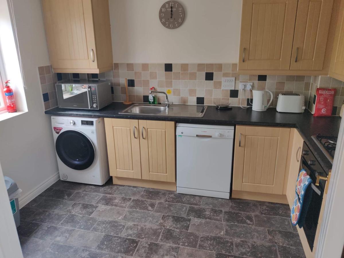 Stylish 3 Bed Home With Allocated Parking For 2 Liskeard Esterno foto